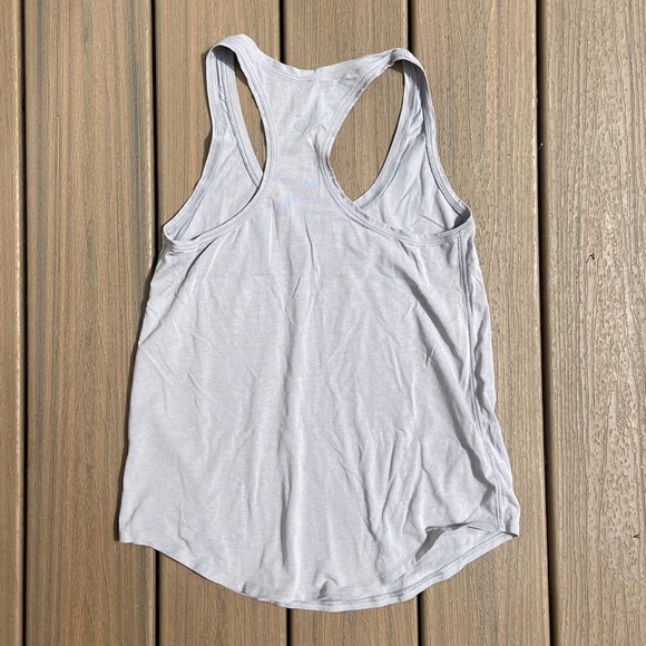 Lululemon light tank, size 4 - Picture 1 of 2